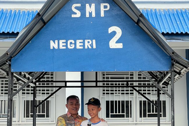 Pamong Goes to School